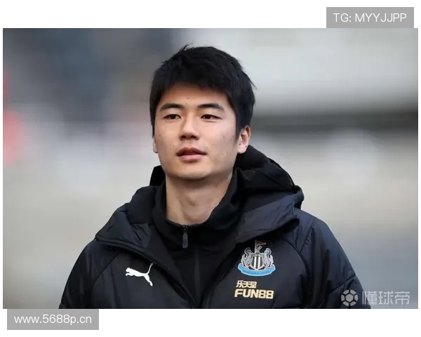 英超奇·亚当斯