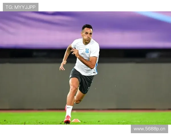 米卡尔·布里奇斯无球跑位制造空挡助力球队提升三分命中率